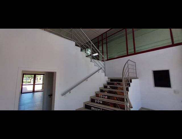 563M² OFFICE TO LET IN EDENBURG